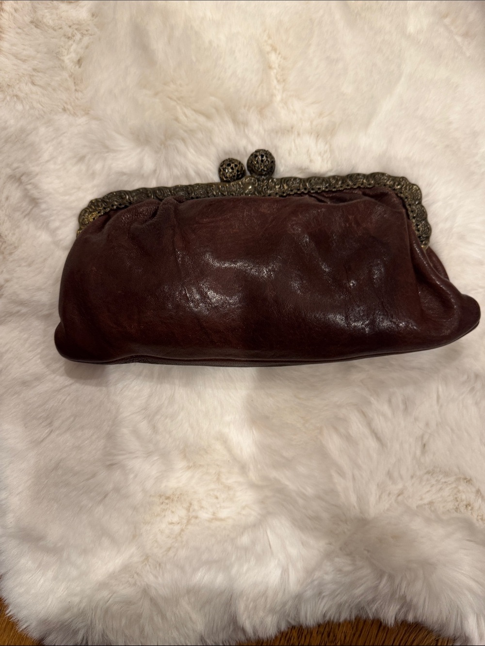 Clara Kasavina Vintage Classic Brown Leather Kiss-Lock Frame Clutch
